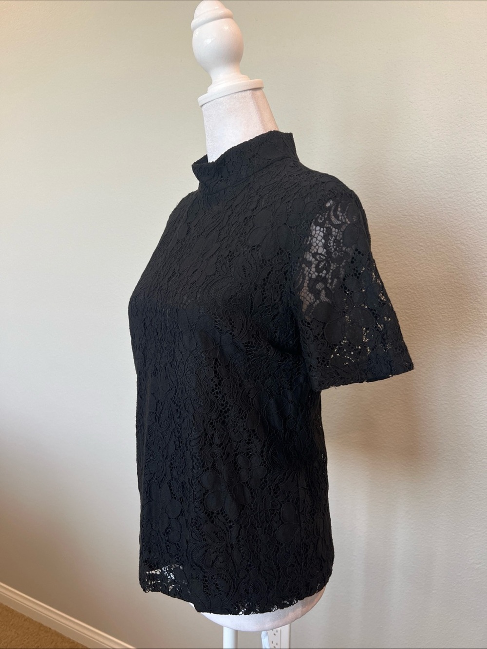 Joe Fresh Black Floral Lace Mockneck Blouse with Lining Size XS - Picture 3 of 10
